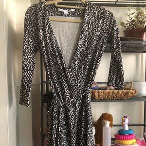 DIANE von FURSTENBERG wrap dress silk ivory black